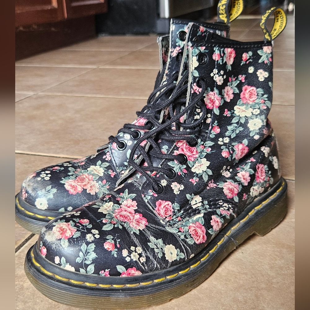 Dr Martens 1460 Pascal Floral Boots